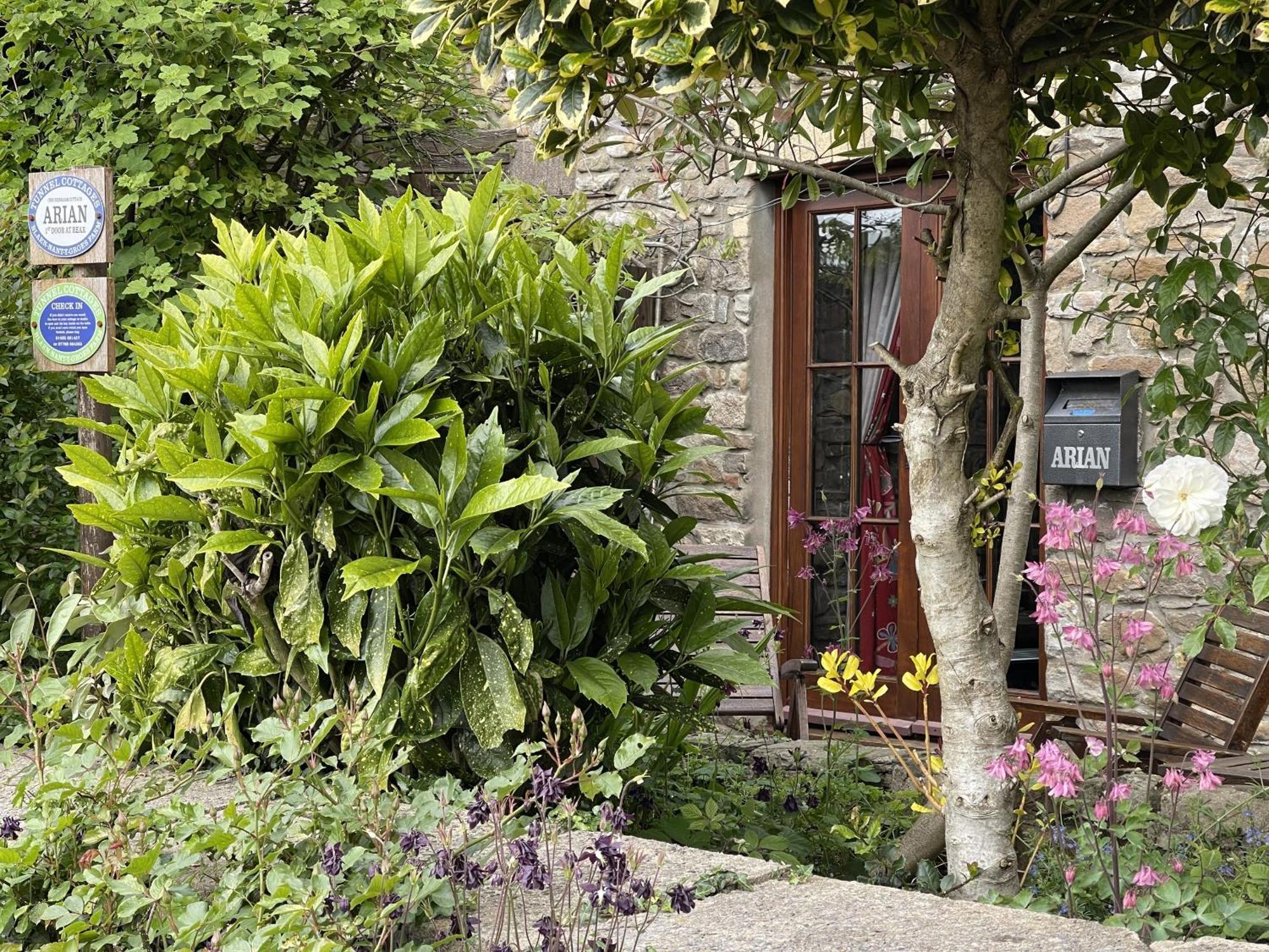 Tunnel Cottages At Blaen-Nant-Y-Groes Farm Aberdare Habitación foto